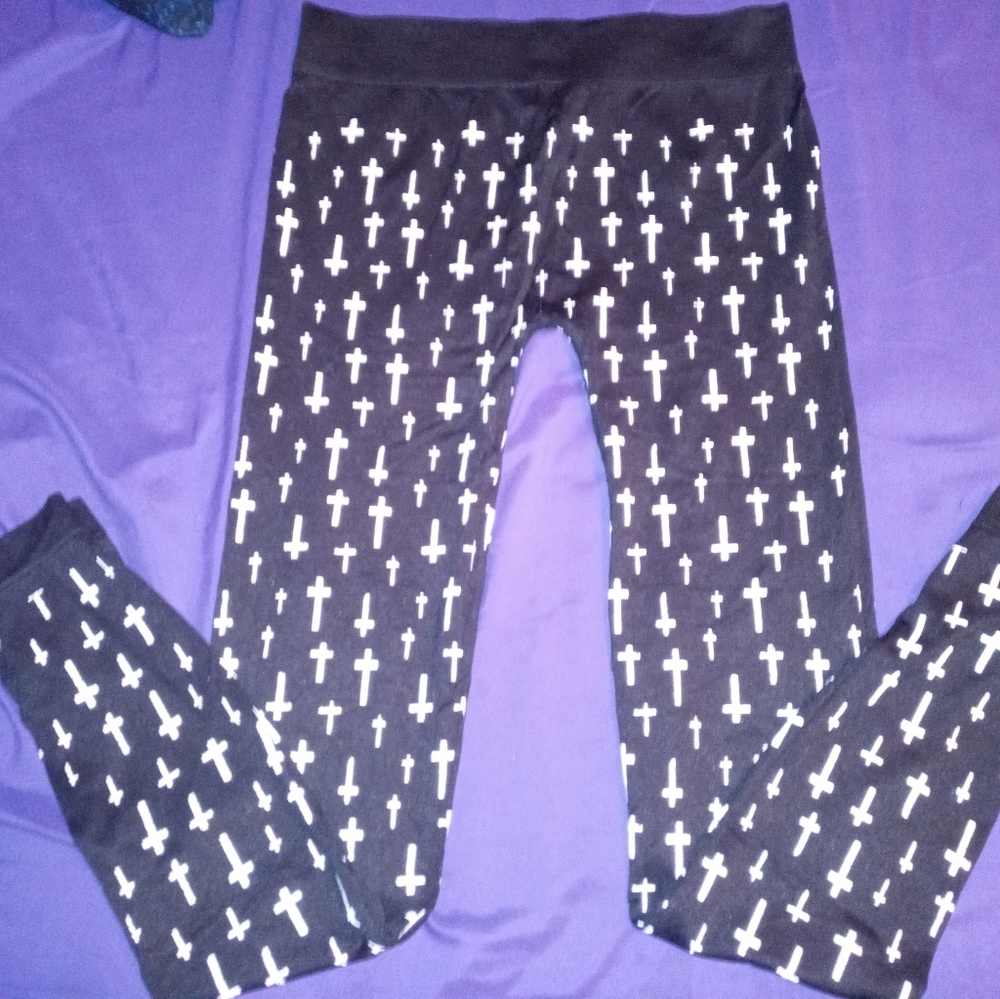 Wicked Cross Leggings